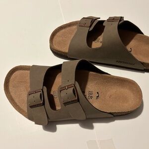 Birkenstocks Arizona Size 40 Narrow - Never Used